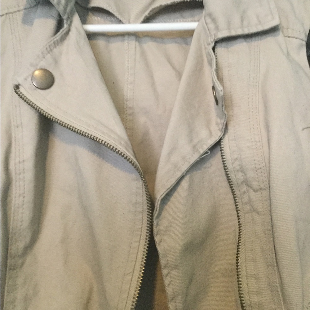 Jacket - Picture 3 of 4